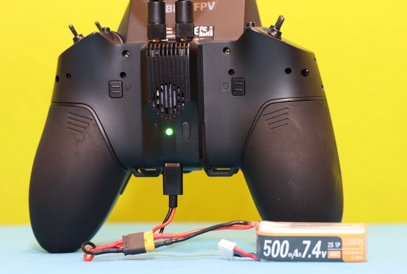 BetaFPV_SuperG_Nano_TX_powered_by_external_battery.jpg