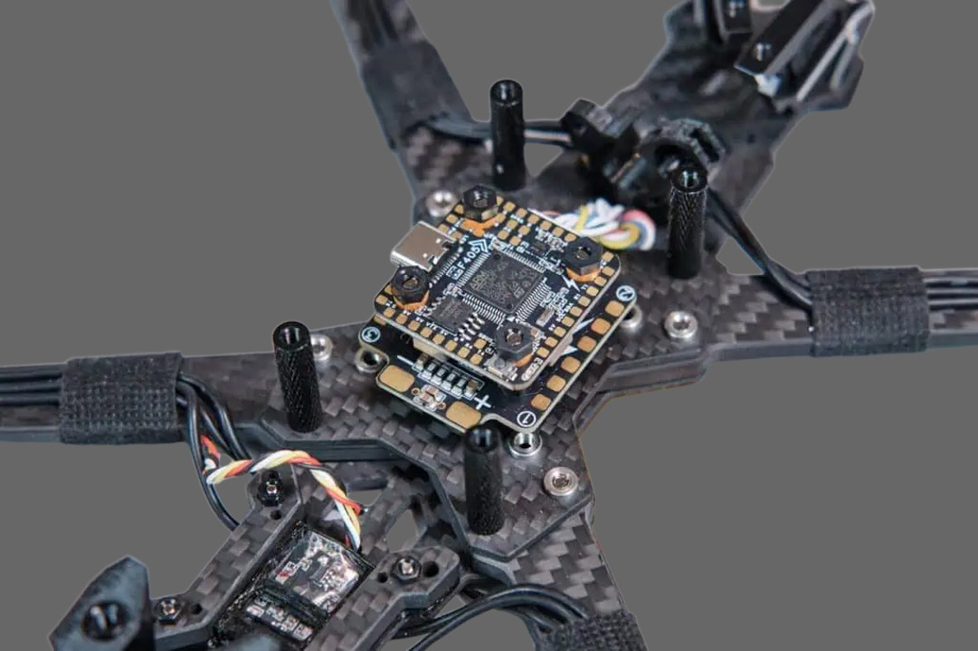 OddityRC-F405-Mini-AM32-40A-fc-esc-Stack-Vortex-F4-1024x682.jpg